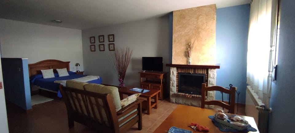 Bed, Living room, Photo of the whole room, Seating area, Bedroom, flat iron
