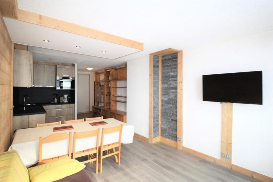 Bed, furniture, kitchen