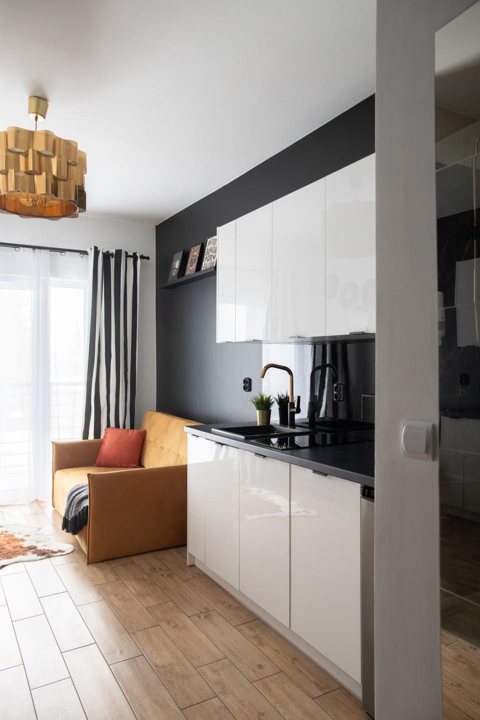 Wyjątkowy apartament z prysznicem pośrodku na wyjątkowe wieczory Apartment in Masovian Voivodeship