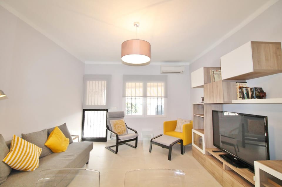 Communal lounge/ TV room, Living room