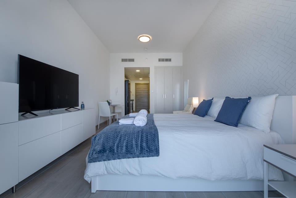 Communal lounge/ TV room, Bed, TV and multimedia, Photo of the whole room, Evening entertainment, Bedroom, towels