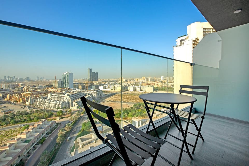 Patio, Day, View (from property/room), Balcony/Terrace, Seating area, City view
