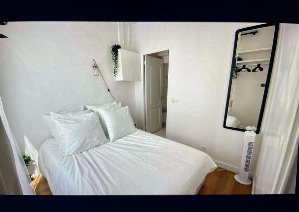 Cute one bedroom in Le Marais Apartment in Paris