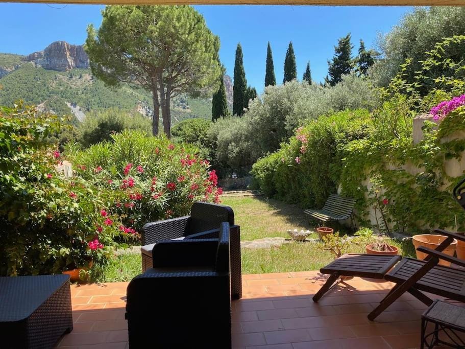Le Corton - 45m2 - Parking - Jardin - Wifi Apartment in Cassis