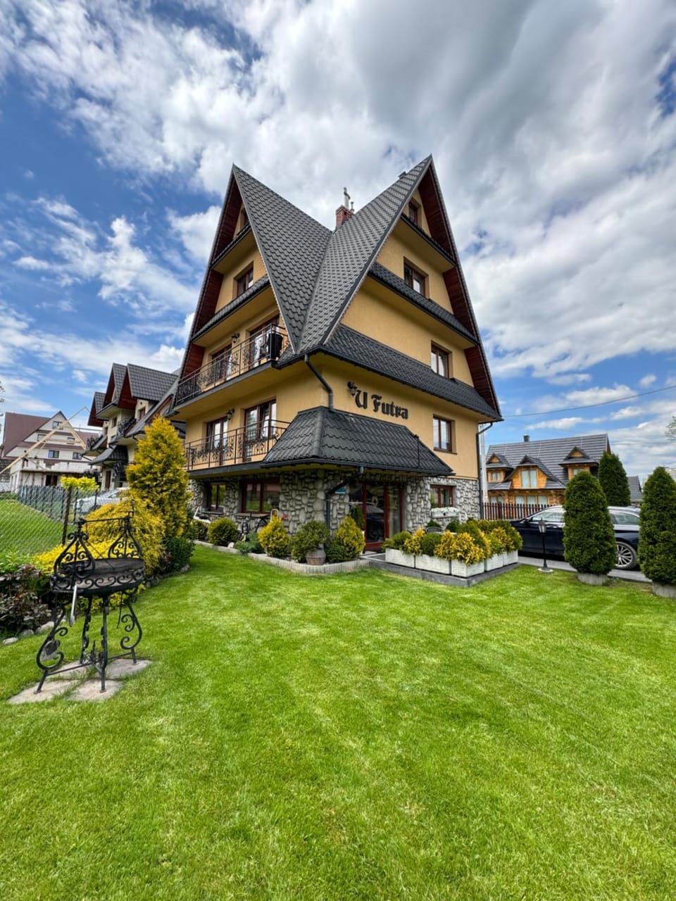 Property building, Natural landscape, Garden, Garden view