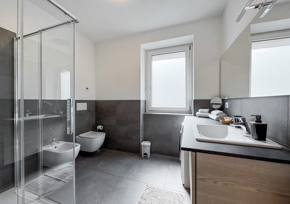 Shower, Bathroom, bidet