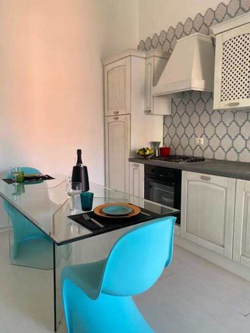 APPARTAMENTO DI CHARME NEL CUORE DI SANREMO Apartment in Sanremo