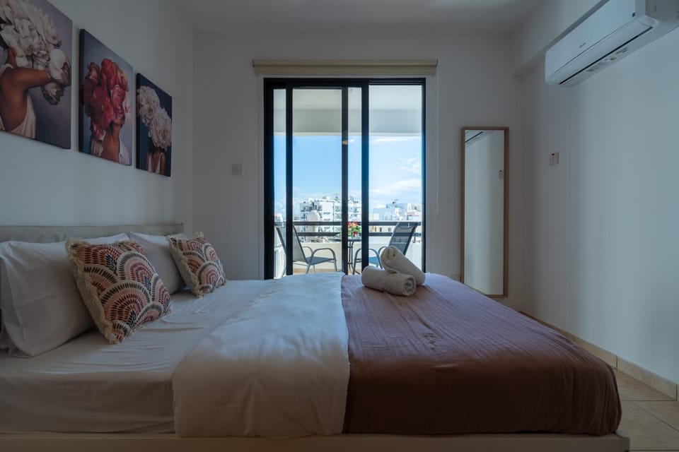 Bed, Bedroom, air conditioner