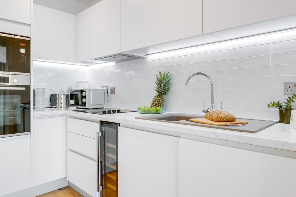 Kitchen or kitchenette, kitchen
