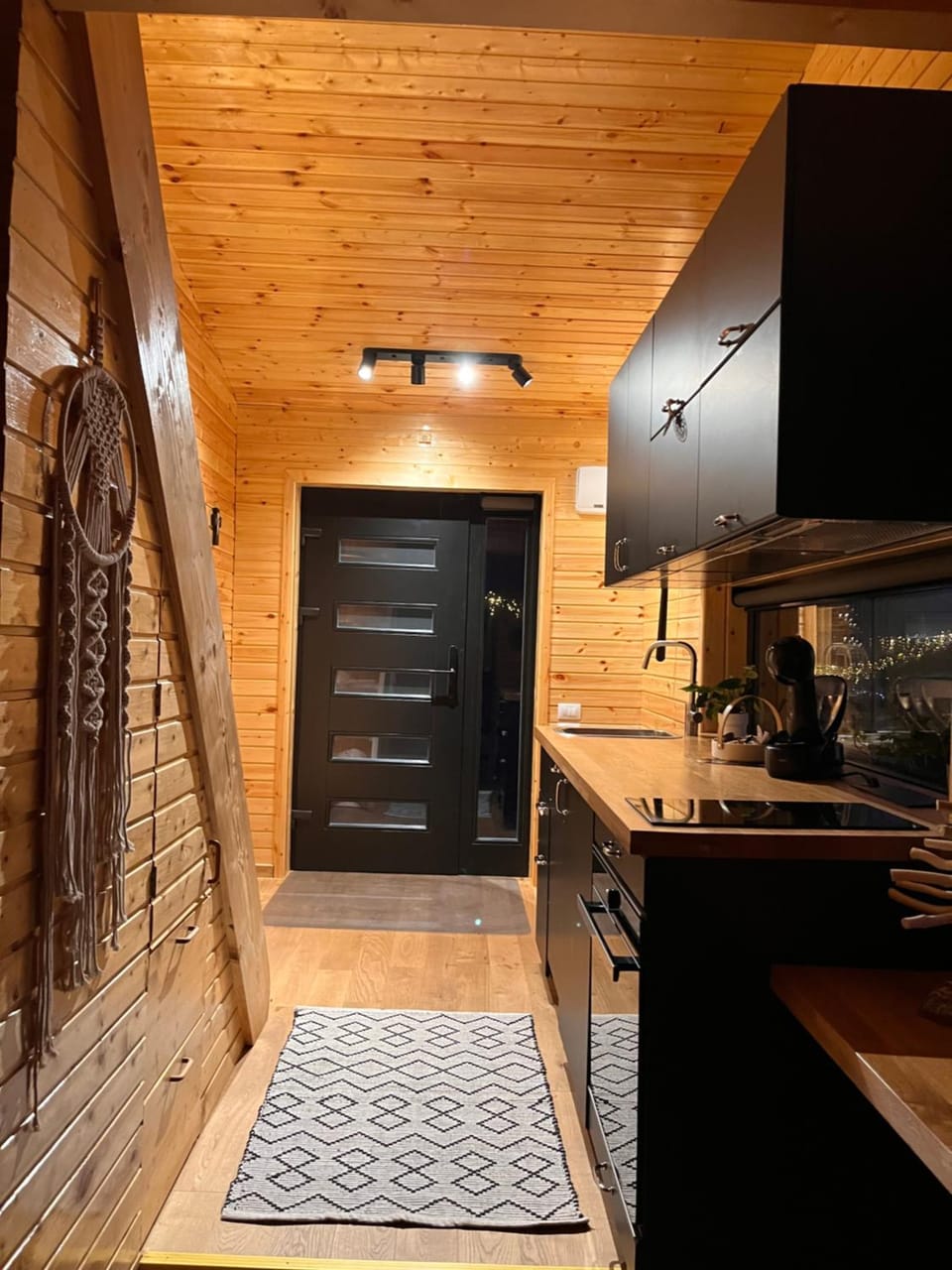 Kitchen or kitchenette, pet friendly, stove