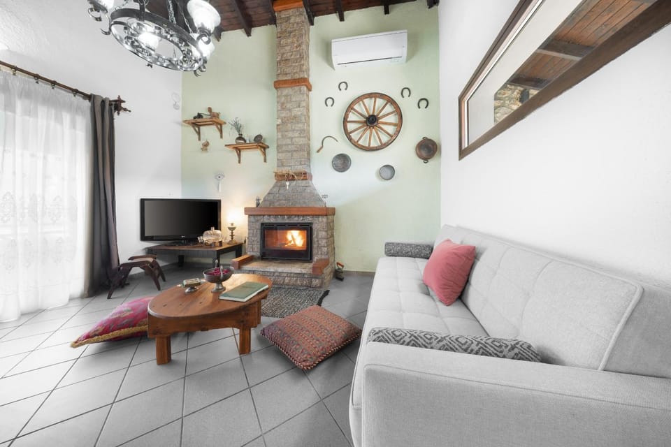 Living room, Seating area, fireplace