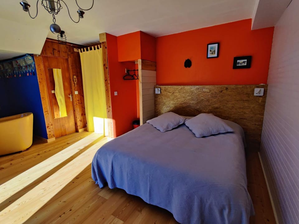 Chalet Ailleurs Appartement à Molines en Queyras Apartment in Provence-Alpes-Côte d'Azur