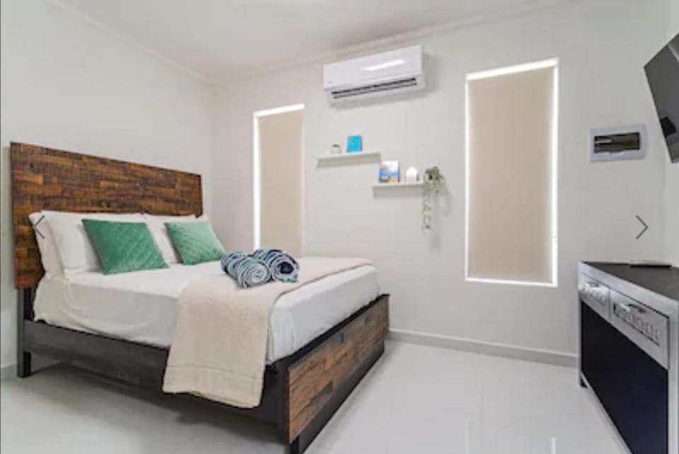 Photo of the whole room, Bedroom, air conditioner