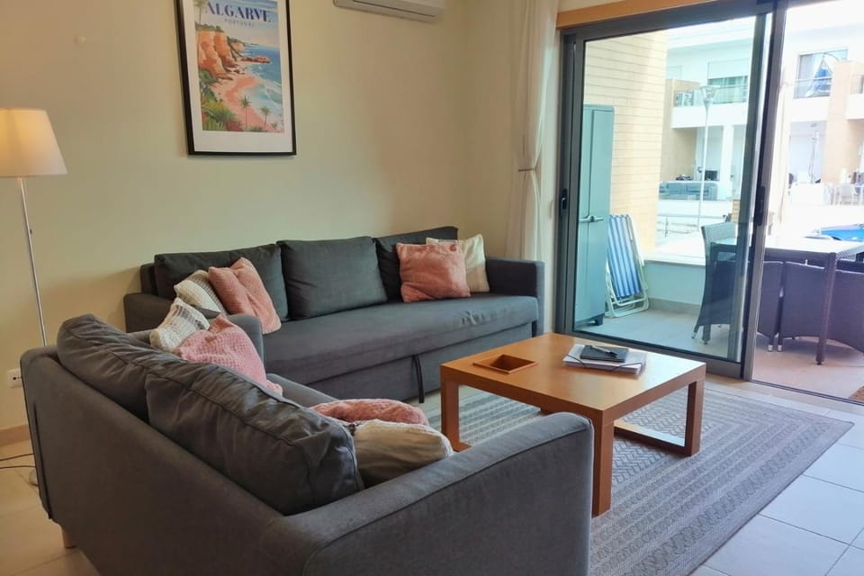 TV and multimedia, Balcony/Terrace, Living room, Seating area