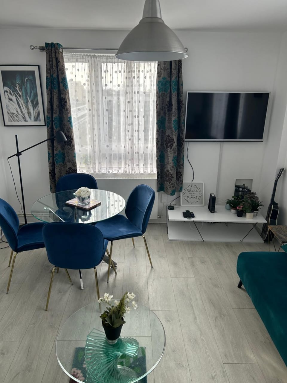TV and multimedia, Living room, Dining area