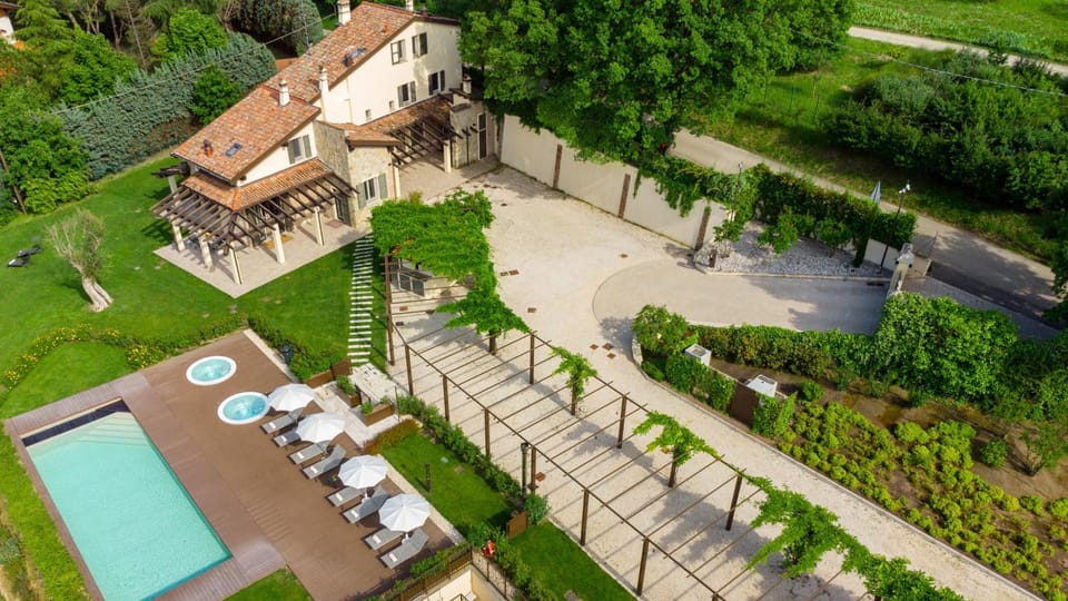 VILLA PERGOLA 8, Emma Villas Villa in Emilia-Romagna