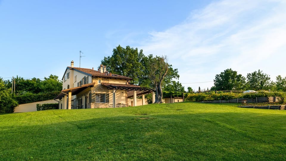 VILLA PERGOLA 8, Emma Villas Villa in Emilia-Romagna