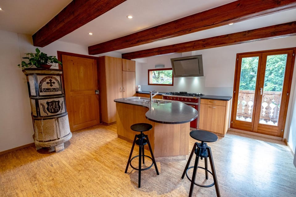 Kitchen or kitchenette, kitchen