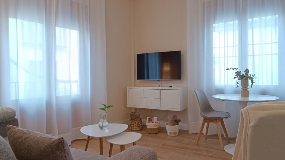 TV and multimedia, Living room, Dining area