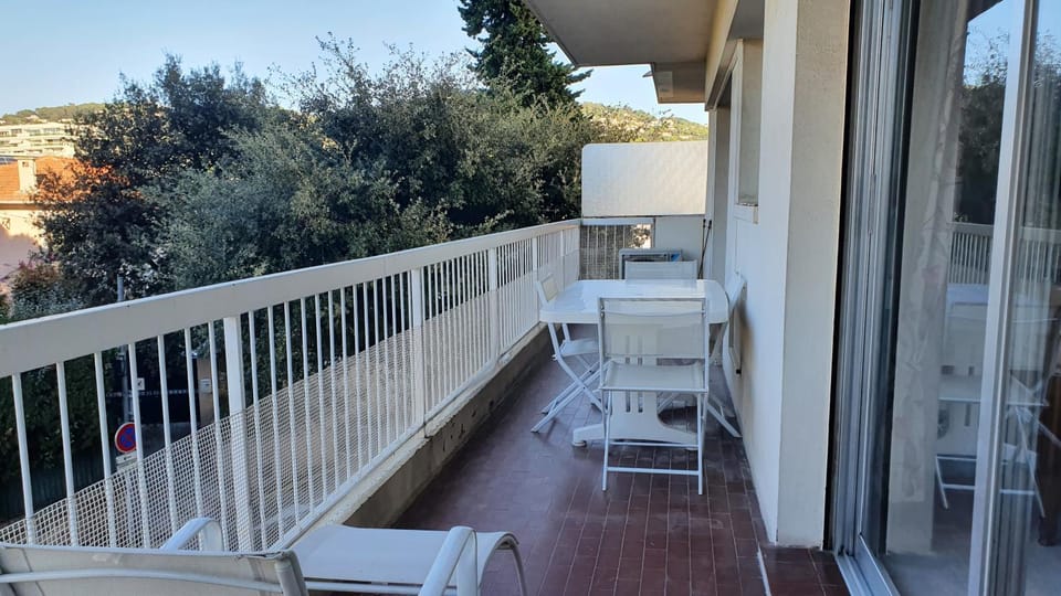 Centre Cannes gd 2p terrasse parking 10mn palais plage Apartment in Cannes