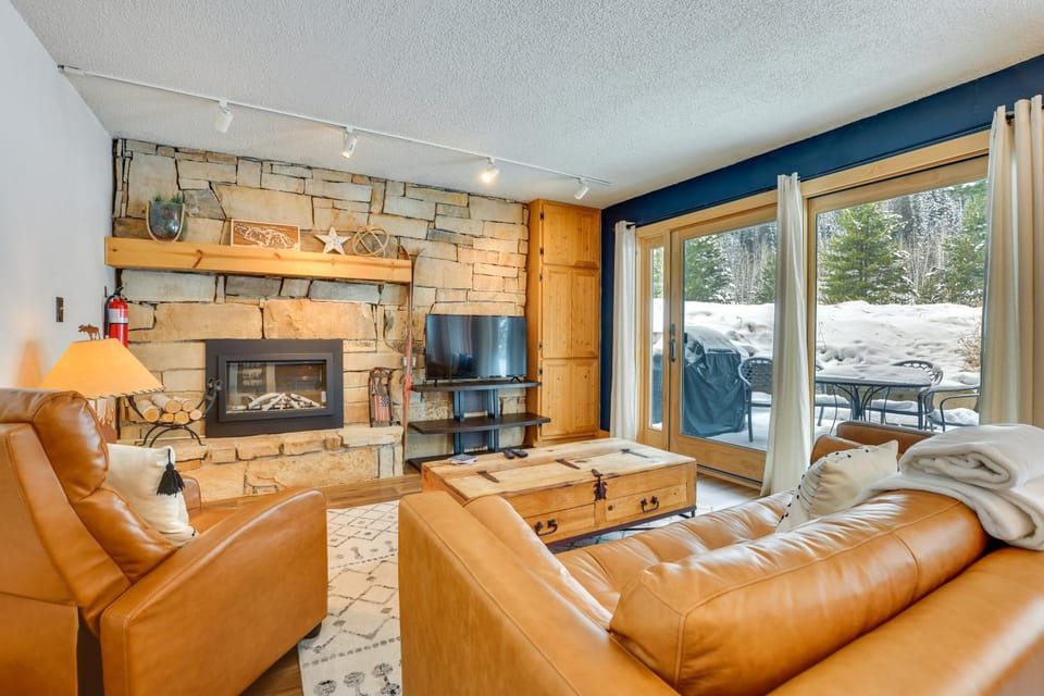 Charming Vail Condo w/ Patio & Mountain Views House in Vail