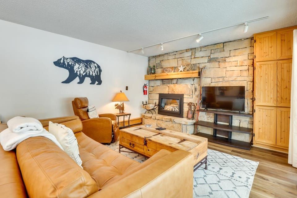Charming Vail Condo w/ Patio & Mountain Views House in Vail