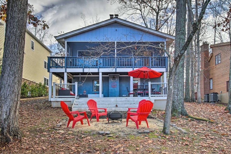 Sauna & Game Room: Lake House in Locust Grove! House in Spotsylvania County