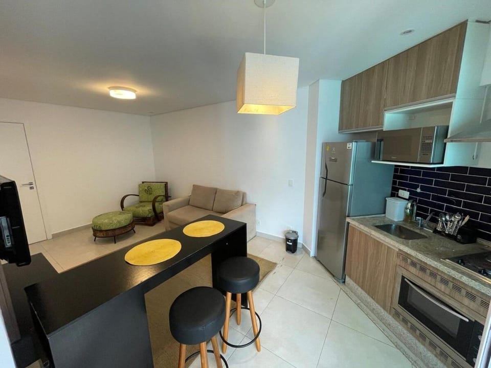 Kitchen or kitchenette, Dining area, minibar, oven, pet friendly, stove