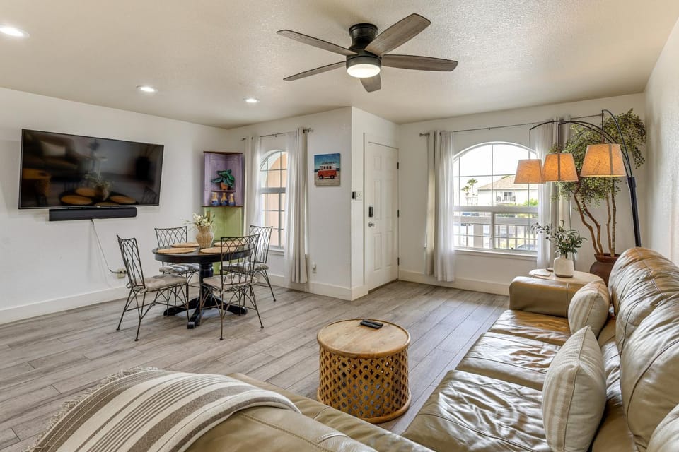 South Padre Island Getaway - Newly Renovated! House in South Padre Island