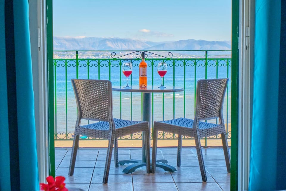 Natural landscape, View (from property/room), Balcony/Terrace, Seating area, Sea view