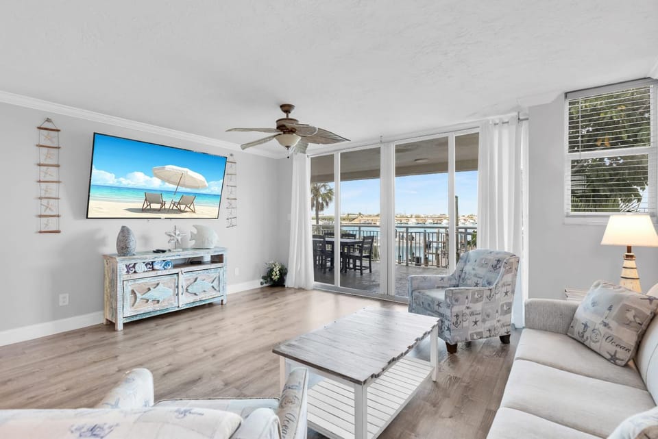 TV and multimedia, View (from property/room), Balcony/Terrace, Living room, Seating area, Evening entertainment