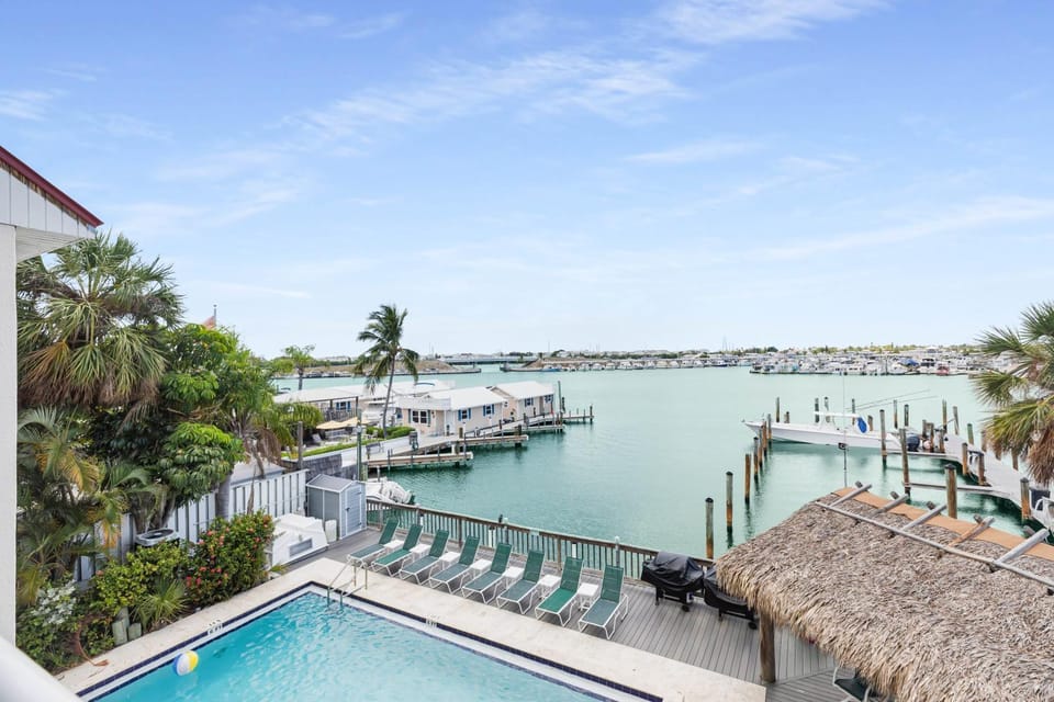 Natural landscape, View (from property/room), Balcony/Terrace, Pool view, Sea view, Swimming pool, Swimming pool