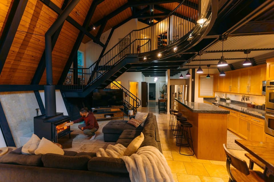 Alpine Lodge House in Glacier