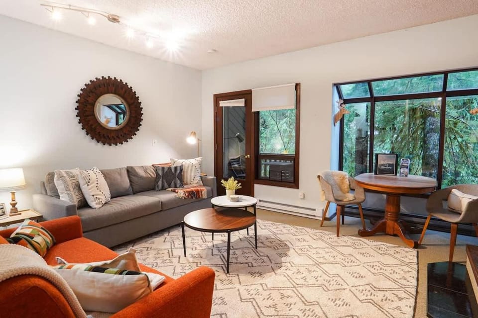 Cedar Suite at Snowater House in Washington