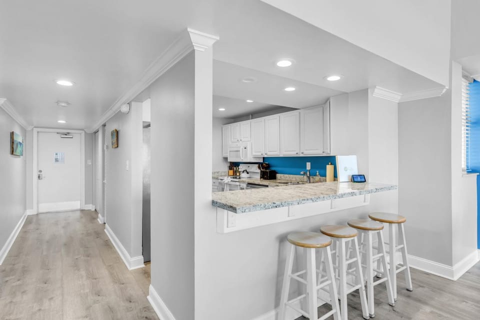 St Croix - Downtown 4x4 Waterfront Penthouse Pool Dock Pet House in Key West