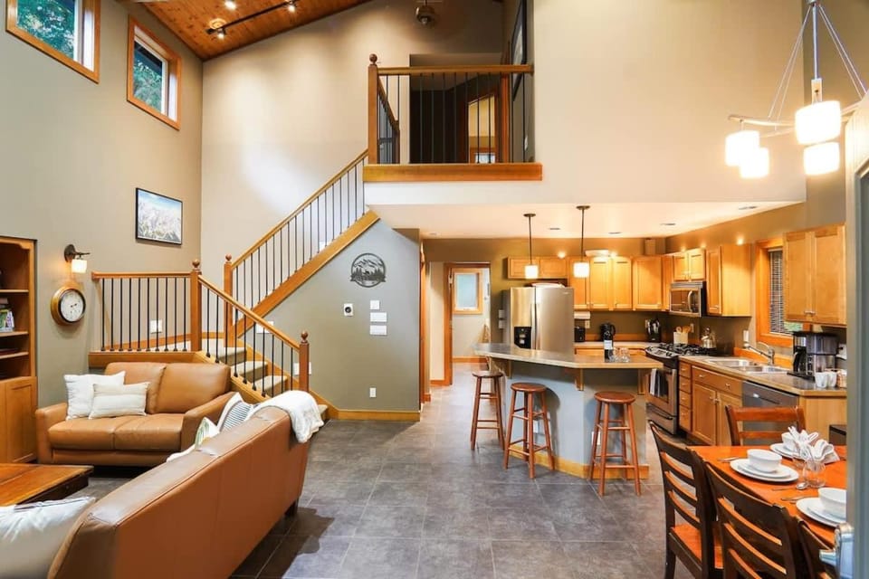 Avventura Chalet House in Glacier