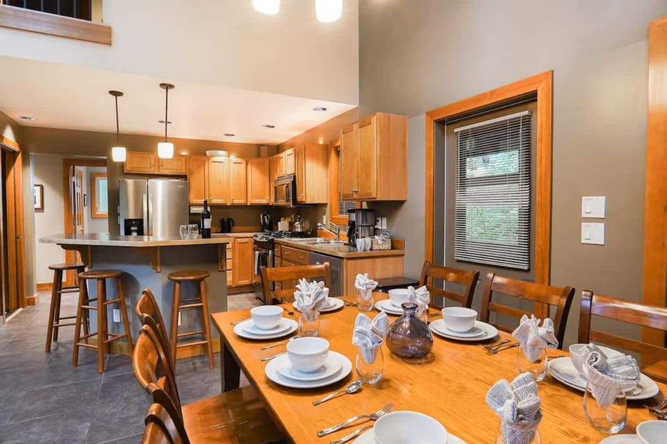 Avventura Chalet House in Glacier