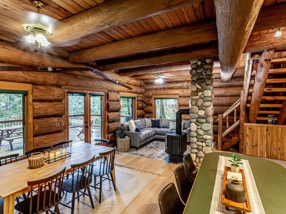 AlpenView House in Glacier