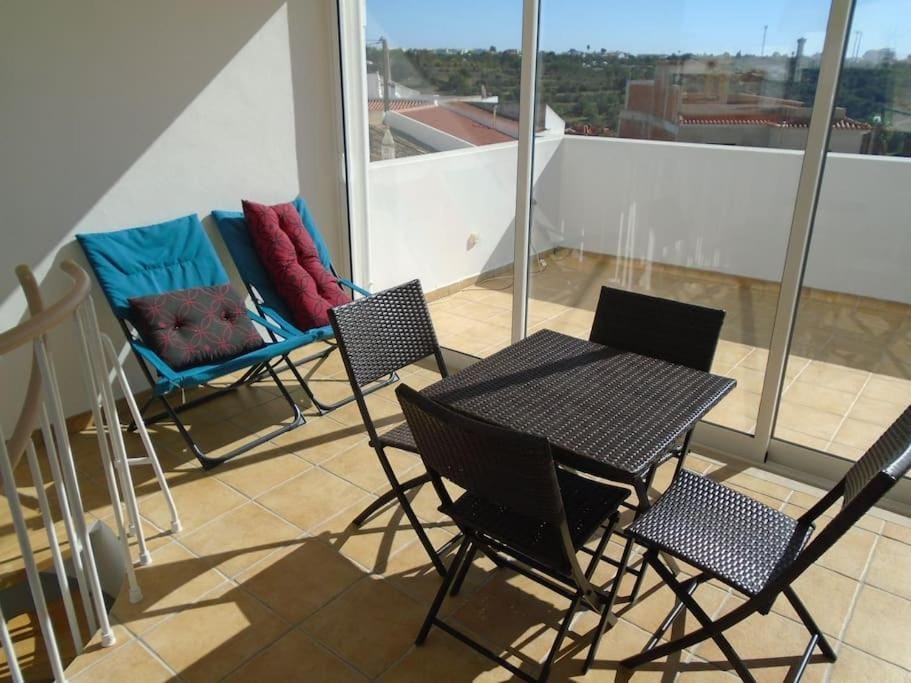 Casa Azul em Alcantarilha - Algarve House in Faro District