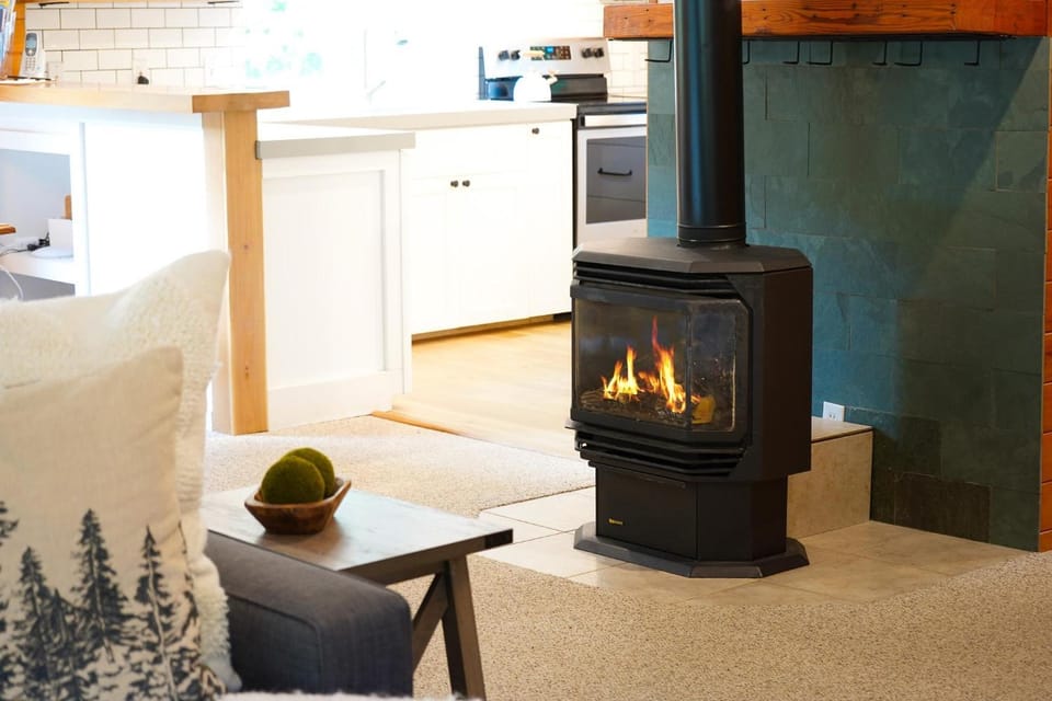 Wandering Rivers Retreat House in Glacier