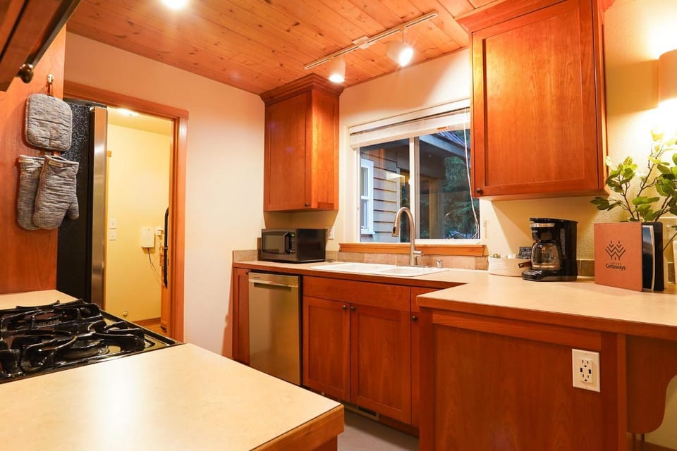 Heliotrope Haus House in Glacier