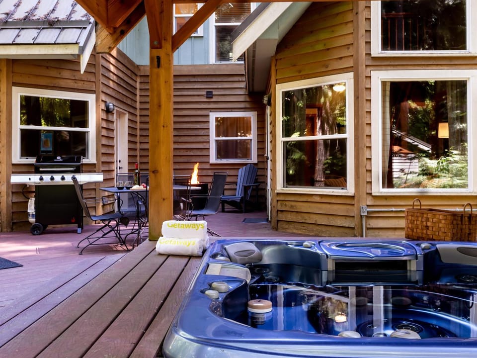 Heliotrope Haus House in Glacier