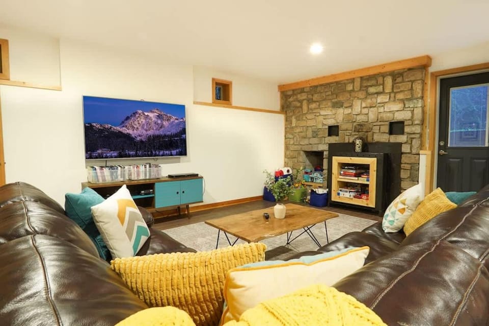 Silver Peak Lodge House in Glacier