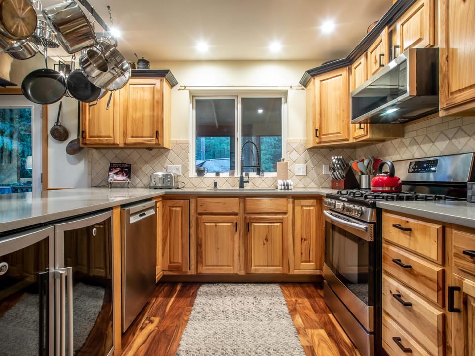 Snowline Grand Lodge House in Glacier