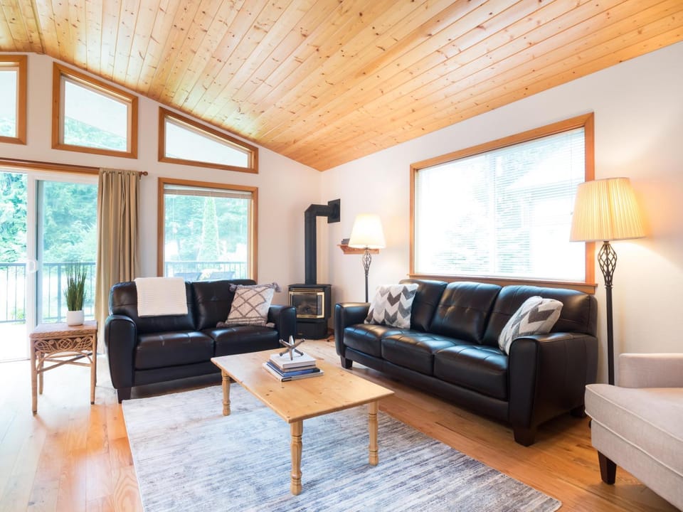 Woodland Bungalow House in Glacier