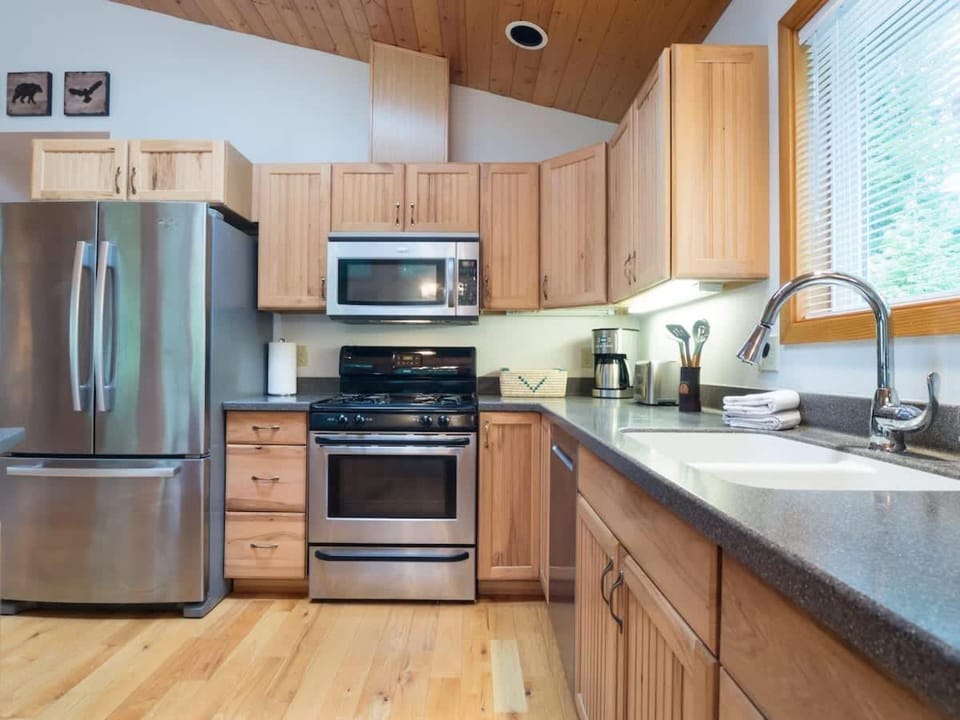 Woodland Bungalow House in Glacier