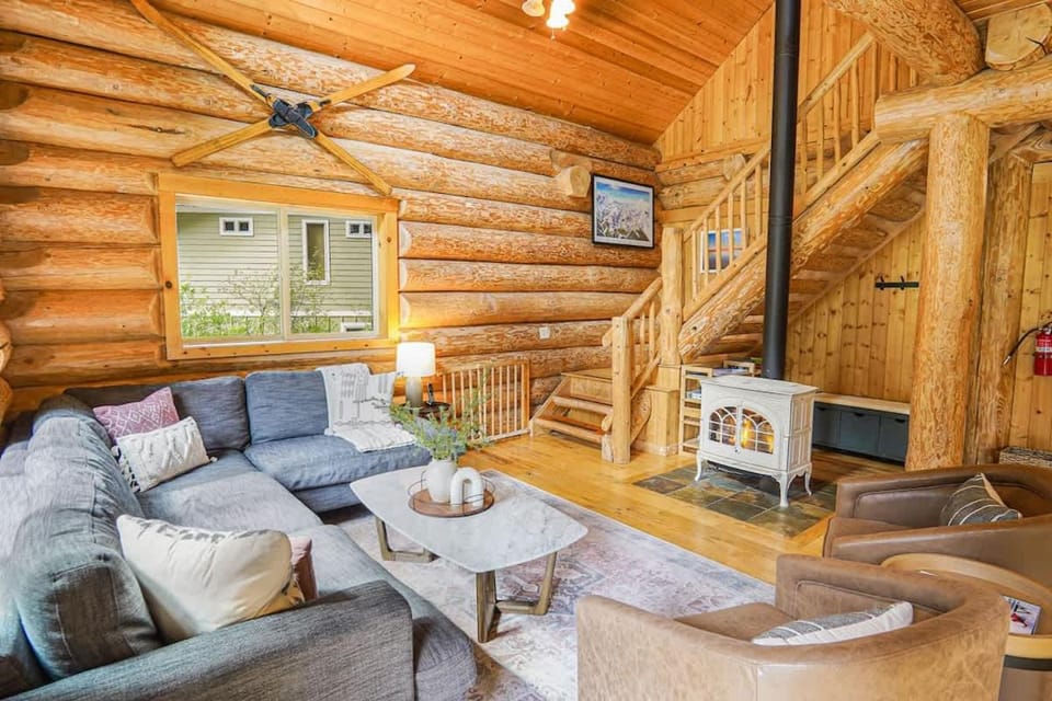 Stargazer Chalet House in Glacier
