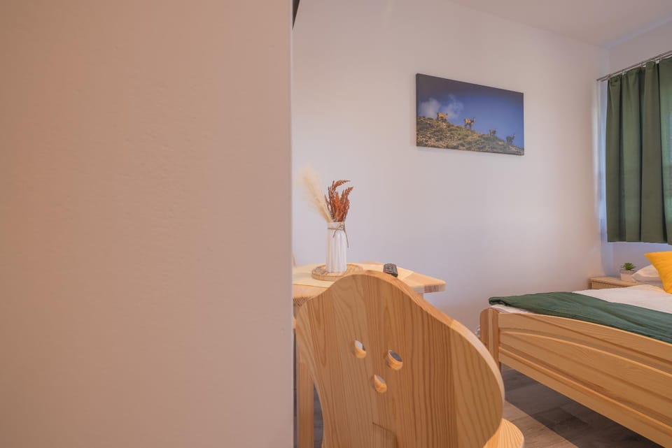 Bed, Photo of the whole room, Bedroom, hair dresser
