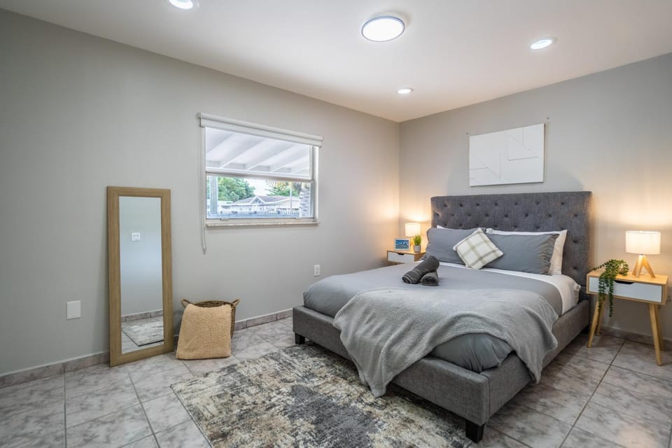 Bed, Bedroom