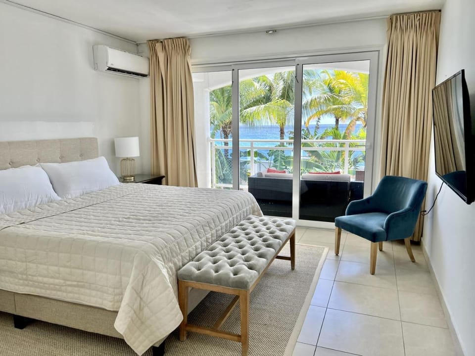 Bed, View (from property/room), Balcony/Terrace, Bedroom, Garden view, Sea view